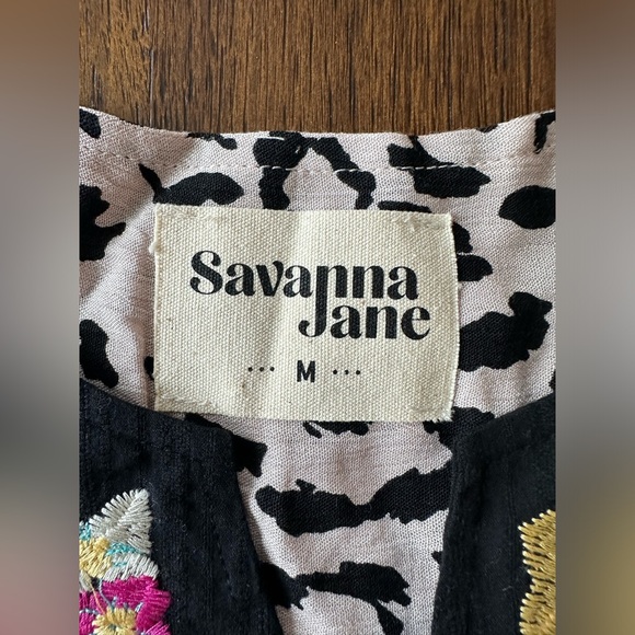Savanna Jane Women’s Leopard Print Floral Embroidered Top- size Medium - Picture 3 of 6
